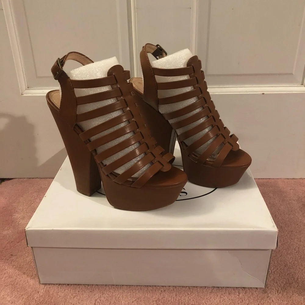 Steve Madden Glendael Platform Heel